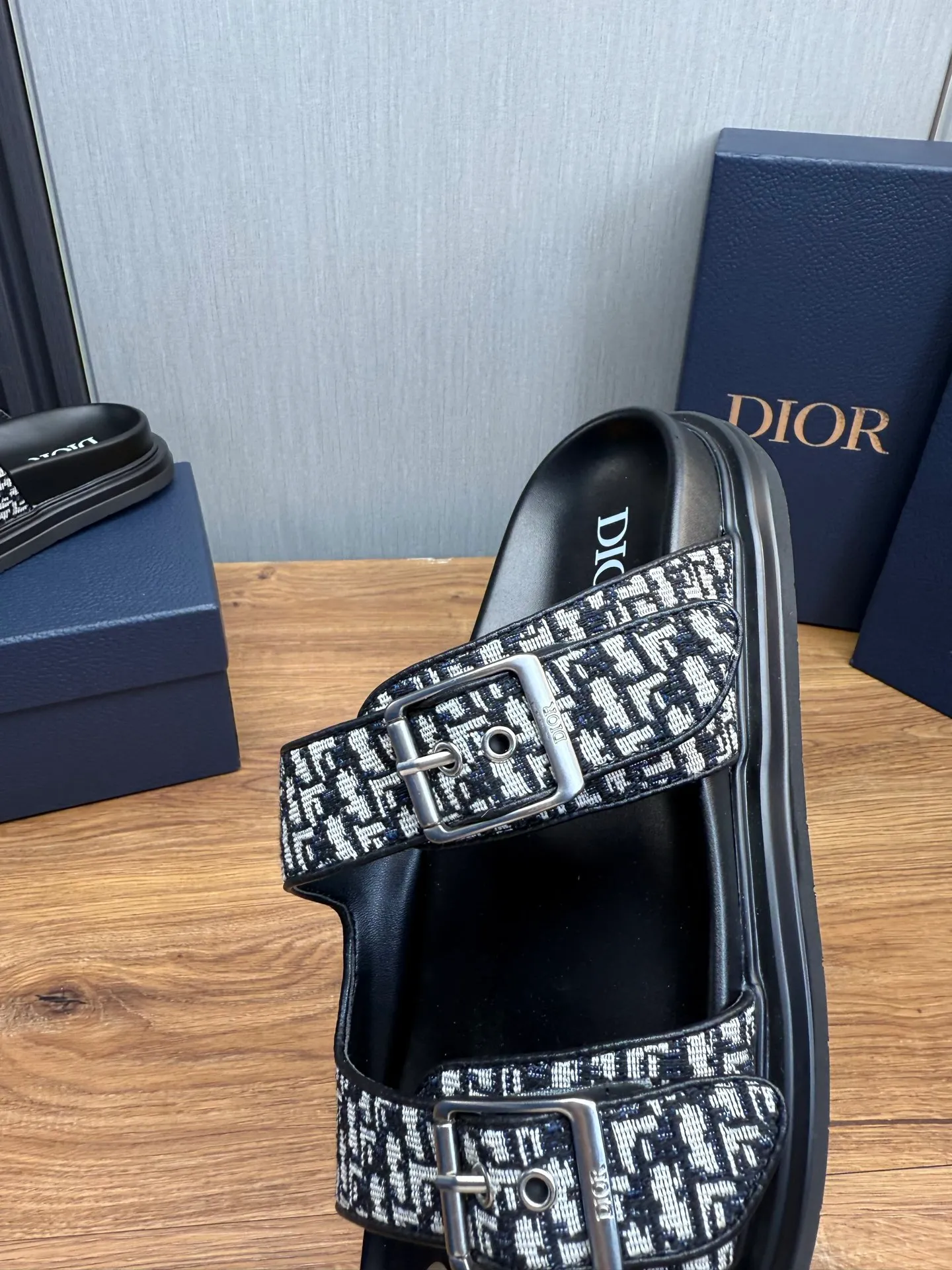 Men's shoes 💰300💰 Dior. Men's slippers 🩴Official website 1:1 production 38-45 yards 45 46 🉑️Customized original material shipped✅